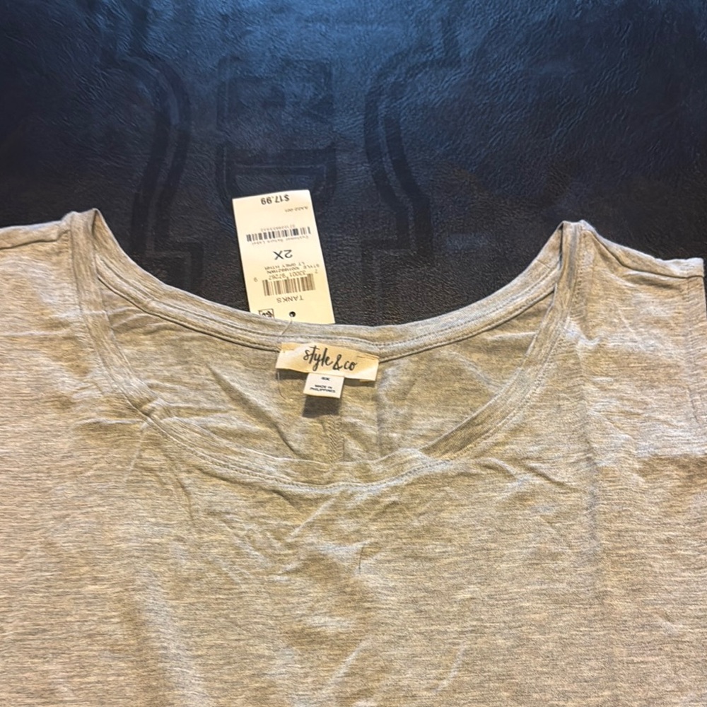 Women's Gray Sleeveless Top - Picture 2 of 4